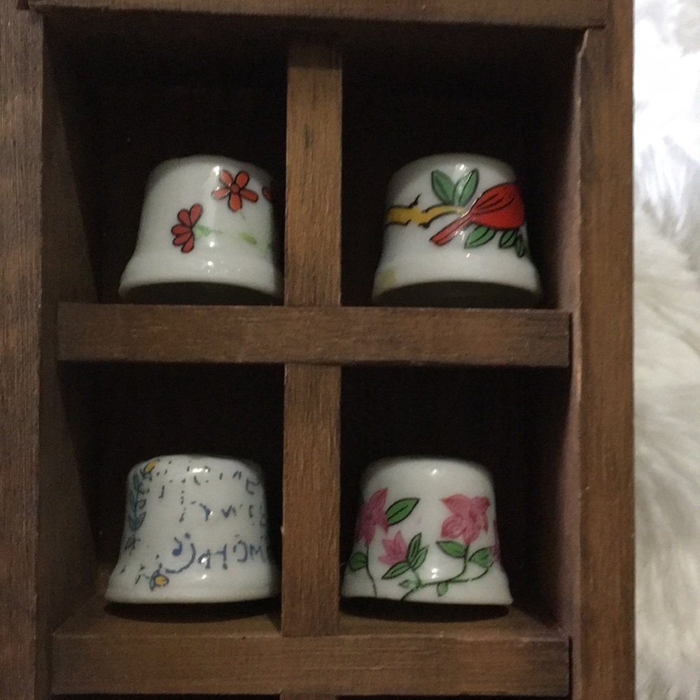 Vintage porcelain thimbles - Picture 2 of 4